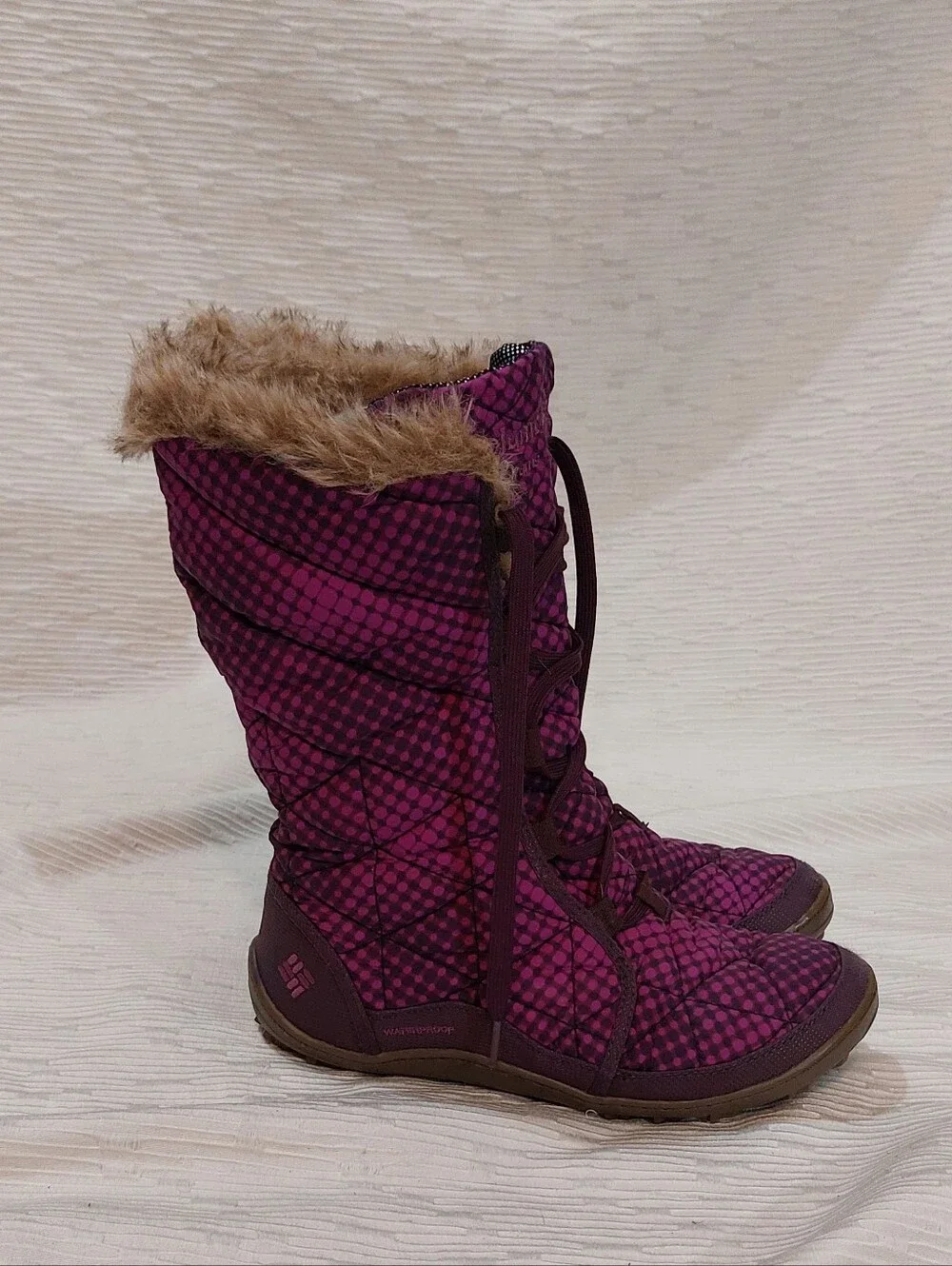 Columbia Purple Quilted Lace-Up Winter Boots with Faux Fur Trim Size 8.5